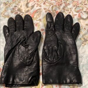 Black Gloves & Mittens with Full Finger Coverage and Snug Fit